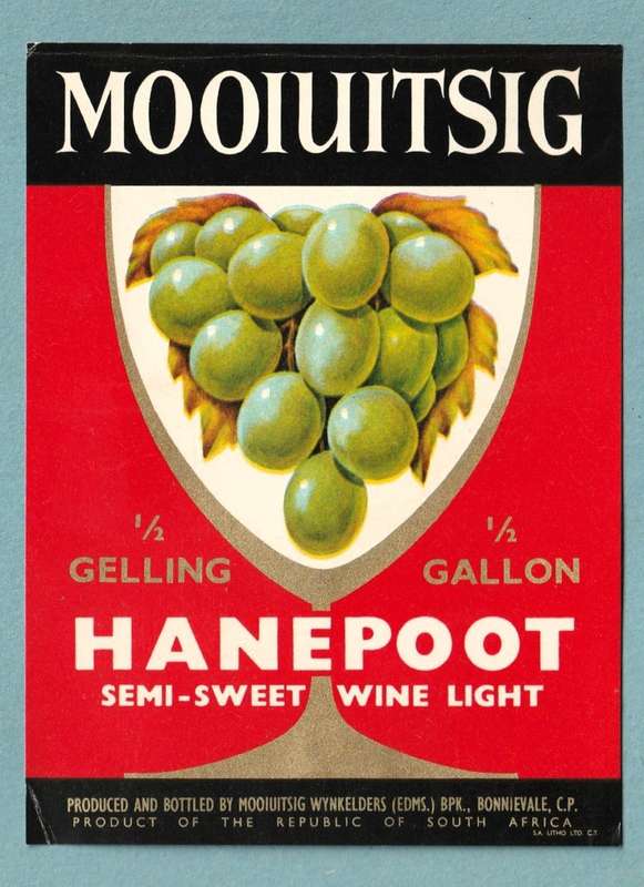 2 x Vintage Wine Bottle Labels. Mooiuitsig Semi-Sweet Hanepoot. Half Gallon Wine.