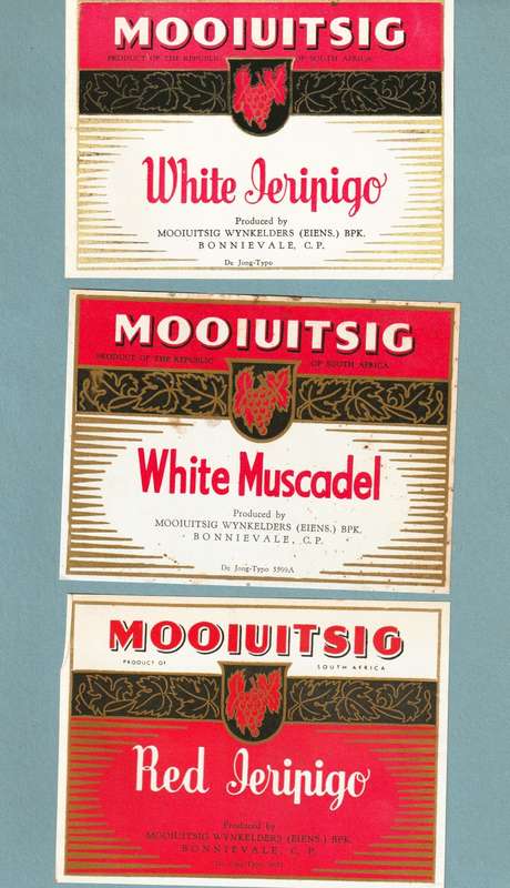 3 x Vintage Wine Bottle Labels. Mooiuitsig White and Red Jeripigo, White Muscadel.