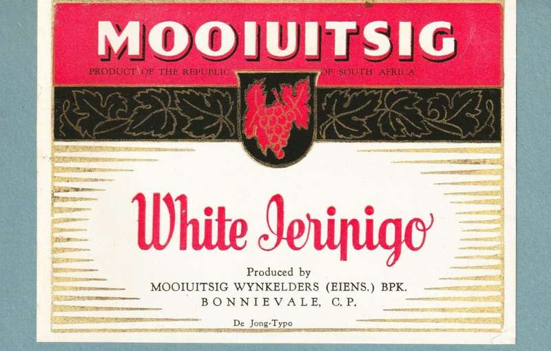 3 x Vintage Wine Bottle Labels. Mooiuitsig White and Red Jeripigo, White Muscadel.