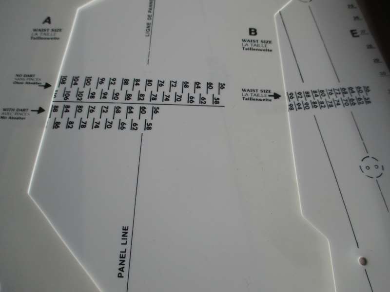 Vintage BONFIT Patterner, make 40 different designs of Skirts. Pattern with booklet, original box.