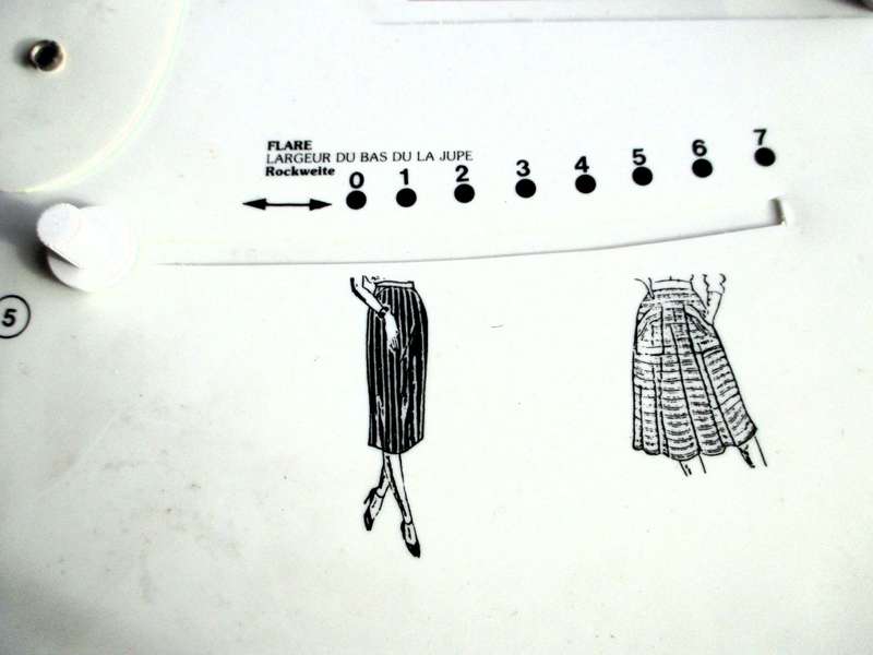 Vintage BONFIT Patterner, make 40 different designs of Skirts. Pattern with booklet, original box.