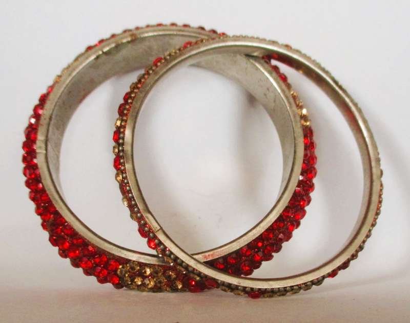 Indian Traditional Ethnic Bangles. Gold and Red Rhine Stones. ostume.