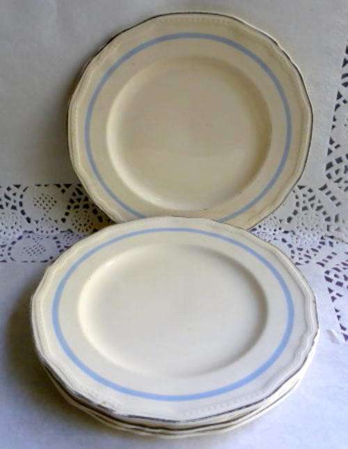 Five Alfred Meakin side/cake Plates. England. 21cm diameter.