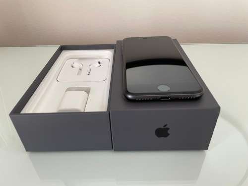 iPhone 8 64GB Space Grey