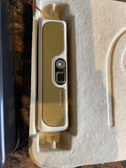 Nokia 7380 ( Like new collectors piece)