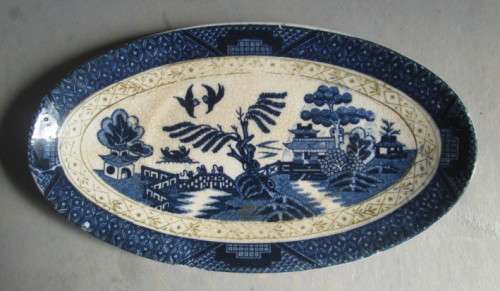 BLUE WILLOW GRAVY BOAT PLATE 19.5 X 11.5 CM by COSMOS WARE, ENGLAND