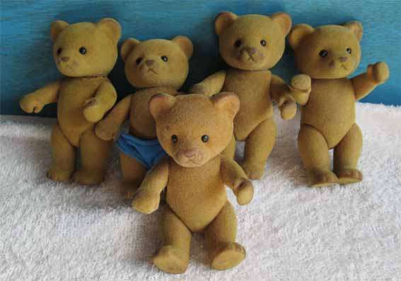 5 X CUTE VINTAGE BEARS - HEIGHT - 110 mm.