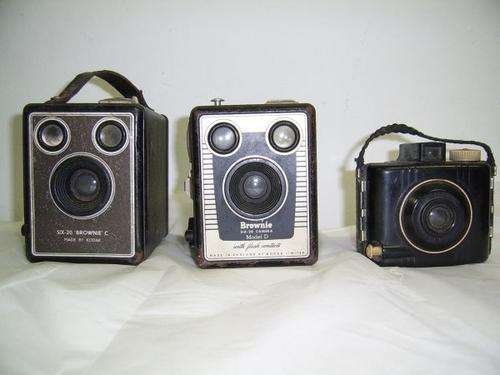 From deceased estate in the midlands - 3 Antique cameras - Old Brownies - take a look