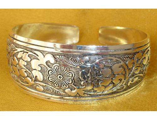 New Flower Design Exotic Tibet Silver Cuff Style Bracelet