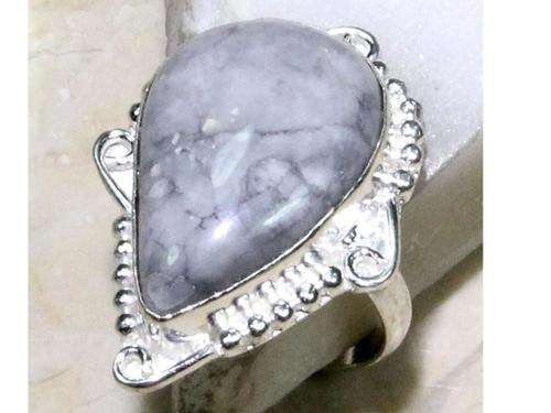 Demure Howlite Turquoise Handcrafted Silver Fashion Ring 9.33