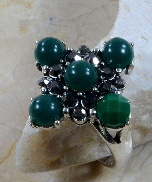 Unusual Chrysoprase & Hematite Handcrafted Silver Fashion Ring 10