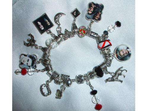 Custom Made Twilight - Breaking Dawn Tribute Euro Style "A Drop of Red" Charm Bead Bracelet