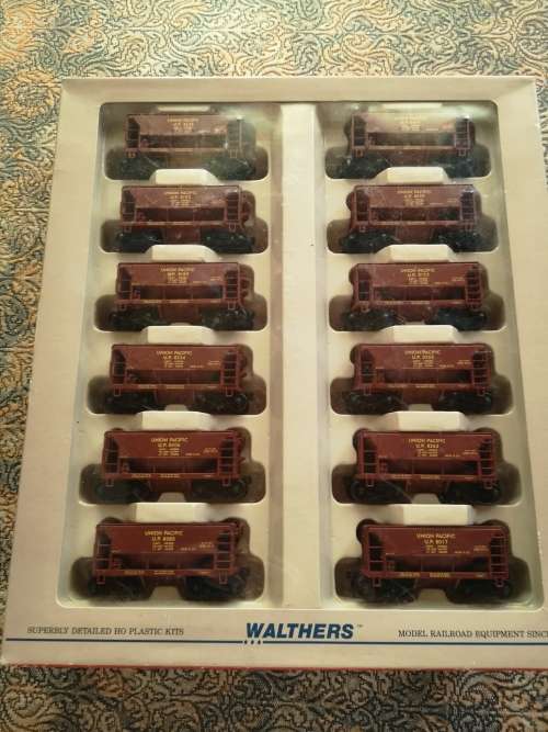 Walthers 12 pk Ore Cars - Union Pacific