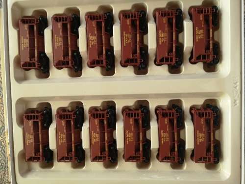 Walthers 12 pk Ore Cars - Union Pacific