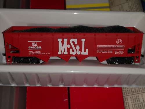Bachmann USA 17646 40' Quad Hopper Minneapolis & St Louis Livery