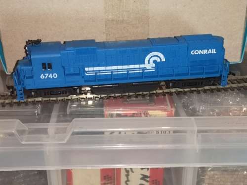 HO TRAIN MODEL POWER CONRAIL 6740 DIESEL ENGINE MIB