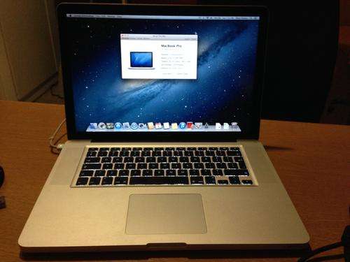 Macbook Pro - 15 Inch i7 @ 2.2Ghz - Early 2011 - Fantastic Condition
