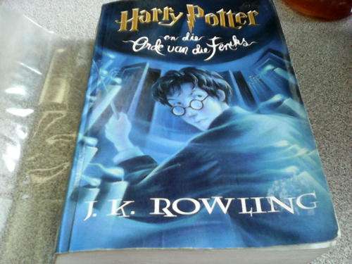 Harry Potter en die orde van die feniks deur J K Rowling