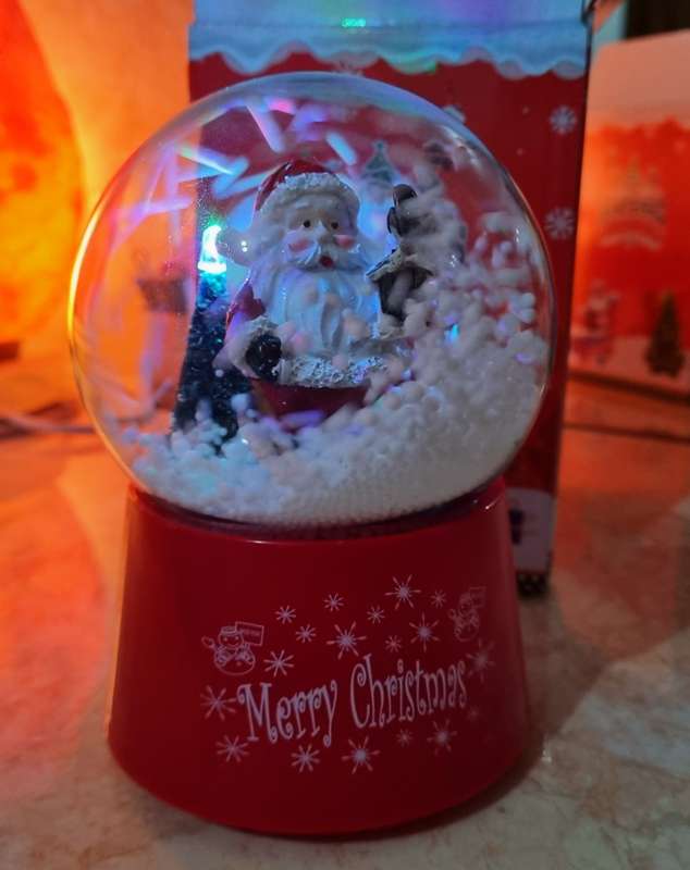 Merry Christmas Snow Globe