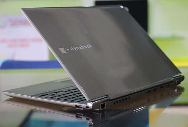TOSHIBA ULTRA THIN DYNABOOK R632 {{CORE i7}} 256GB SSD, 8GB RAM, WiMAX, WEBCAM, WIN 8 ETC