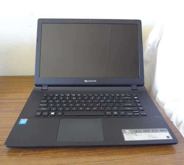 PACKARD BELL EASYNOTE ENTF71BM 15.6INCH,  500GB HD, 2GB RAM, WIN 8.1 SL,CAM, USB 3.0,ETC