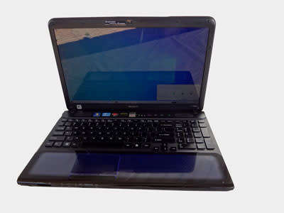 SONY VAIO PCG-71D14W, FULL HD, CORE i5, 15.6INCH, 8GB RAM, 640GB HD, RADEON GRAPHICS, DVD RW, WIN 10