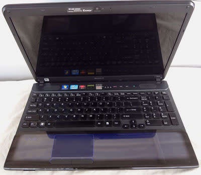SONY VAIO PCG-71D14W, FULL HD, CORE i5, 15.6INCH, 8GB RAM, 640GB HD, RADEON GRAPHICS, DVD RW, WIN 10