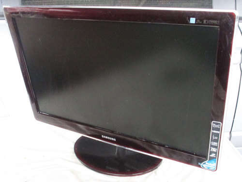 Samsung LCD, Model P2770, 27 Inch, DVI, HDMI, Audio Out and Digital Audio out