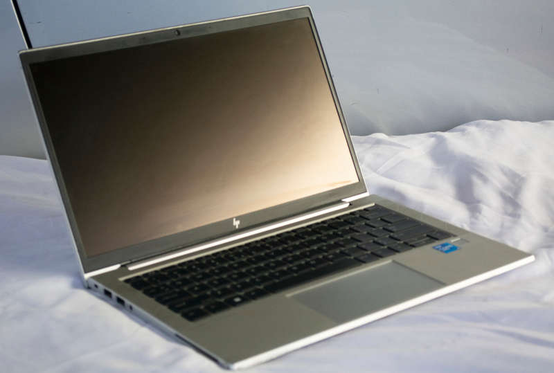 hp830-g8, 11th gen core i5, 256gb ssd, 8gb ram, 12.5, 3g, wifi, hdmi, cam, win 11 pro, etc