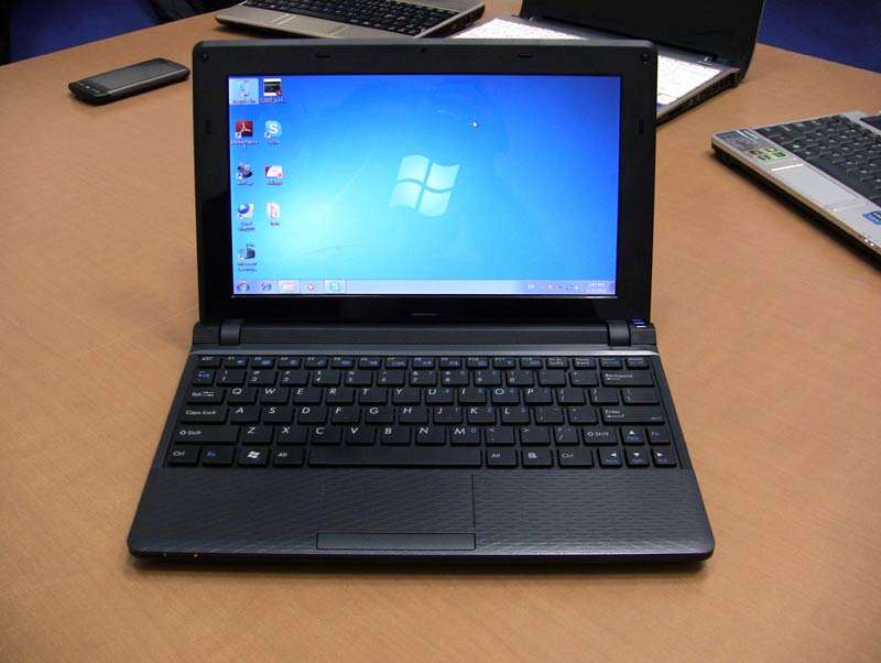 GIGABYTE 10.1" NETBOOK (LATEST MODEL Q2005) WIN7, 320GB HD, 2GB RAM, CAM