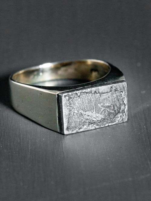 Seymchan Meteorite, Solid 9kt Yellow Gold Ring