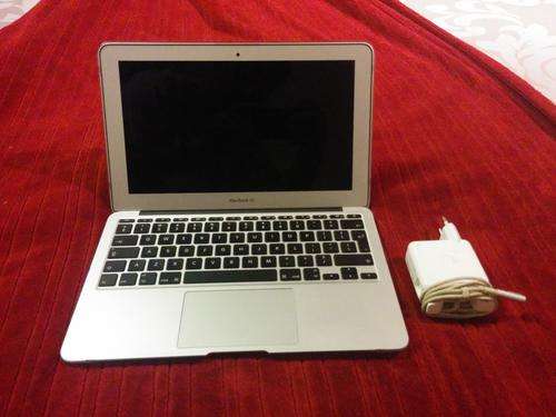 MacBook Air 11" (Mid-2011) 128GB SSD 4GB RAM 1.6GHZ i5
