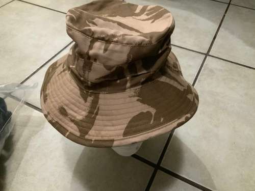 D.P BUSH HAT