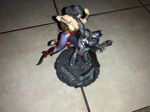 Batman vs Wonder Woman injustice gods among us