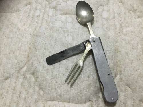 Vintage singleton and priestman hobo Knife set