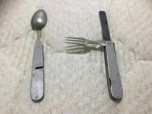 Vintage singleton and priestman hobo Knife set