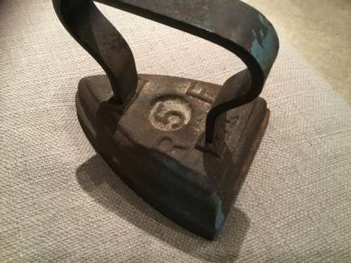 Vintage iron size 5