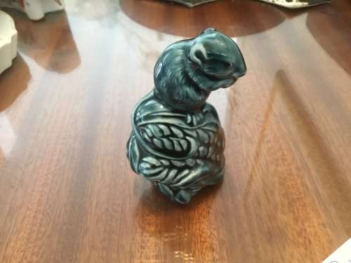 Poole pottery amazing field mouse on a ear of wheat