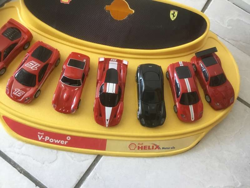 Shell oil Ferrari car set