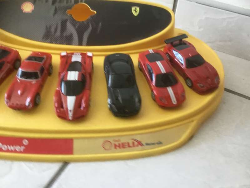Shell oil Ferrari car set