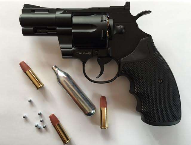 KWC 357 2.5" REVOLVER CO2 gas gun