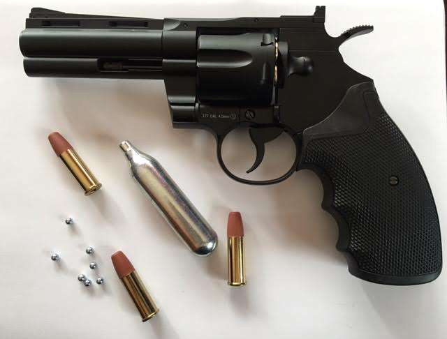 KWC 357 "4" Revolver, CO2, Metal 6 Shot AirGun, Uses 4.5mm Steel BB,s