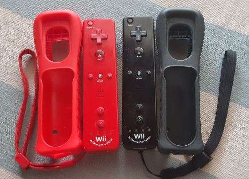 Nintendo Wii Mini Console - RVL-201 (Red and Black) including attachments