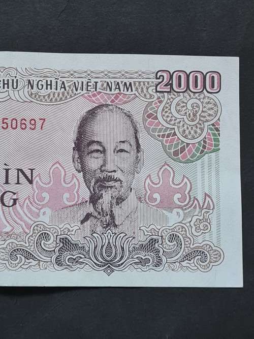 Vietnam 2000 Dong EF+/VF  - as per photograph