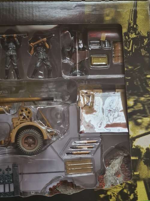 Forces of Valor German 88mm Flak Gun 1:32 Die Cast Metal D-Day Commemorative Series - as per photogr
