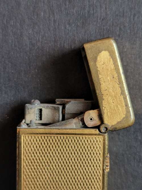 Dunhill Lighter made in Switzerland (needs flint and gas) - as per photograph