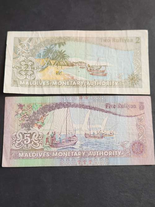 Maldives 2 and 5 Rufiyaa Notes - as per photograph