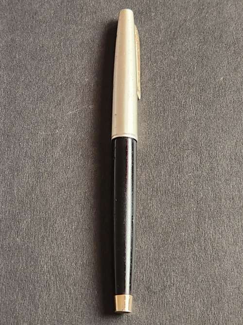 Vintage Hifra Fountain Pen (nice condition) needs ink - as per photograph