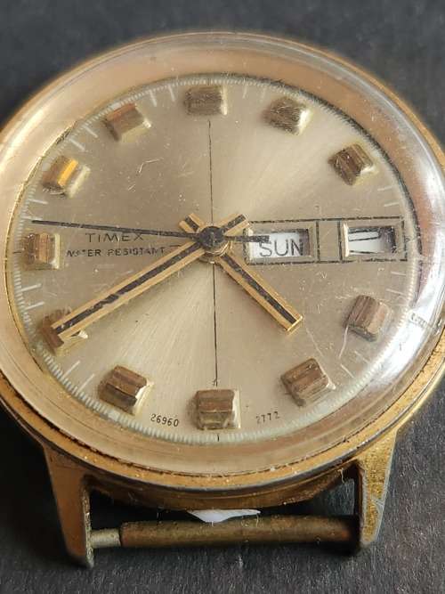 Vintage Timex Water Resistant date adjust Wrist Watch no. 26960 2722(not working)-as per photograph