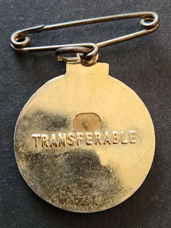 Cape Turf Club Badge 1992-1993 no. 681 - as per photograph